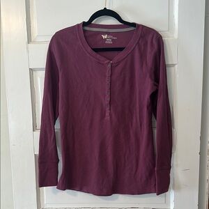 Eddie Bauer Fitted Purple Buttoned Long Sleeve Top